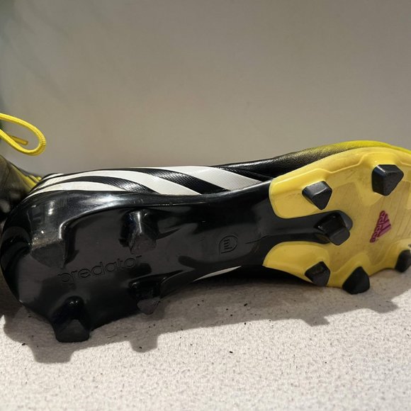 adidas soccer shoes, - Picture 5 of 7